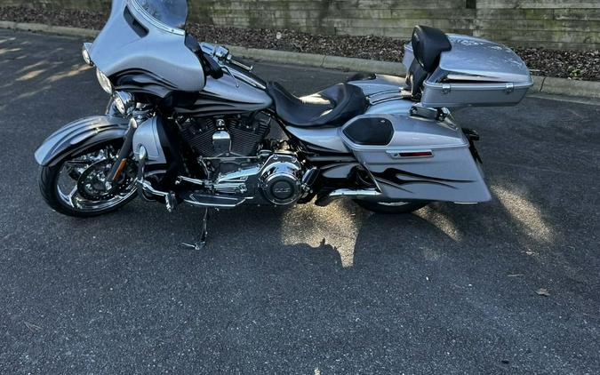 2015 Harley-Davidson Street Glide® CVO™ Street Glide®