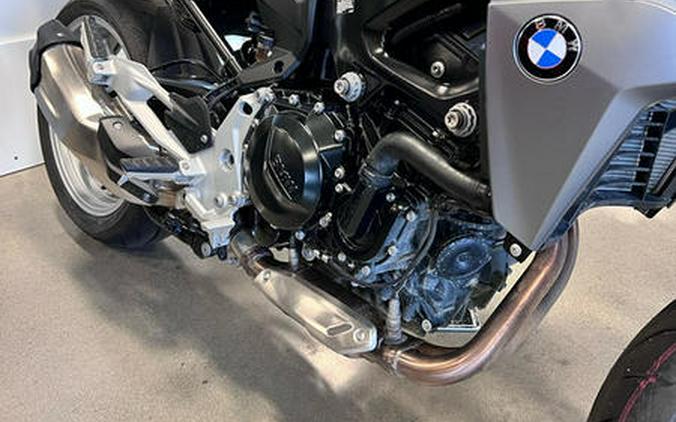 2023 BMW F 900 R Black Storm Metallic