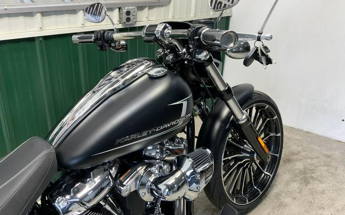 2023 Harley-Davidson® FXBR - Breakout® 117