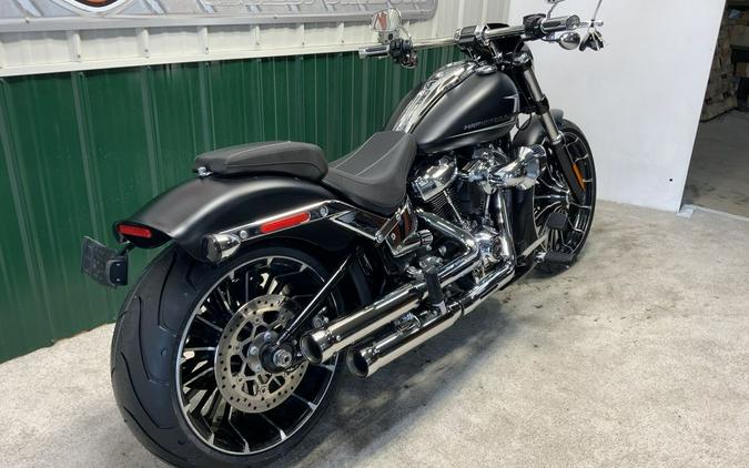2023 Harley-Davidson® FXBR - Breakout® 117