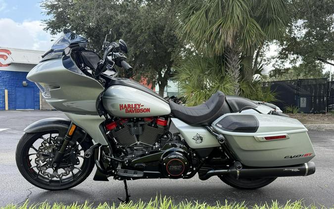 FLTRXSTSE 2025 CVO Road Glide ST