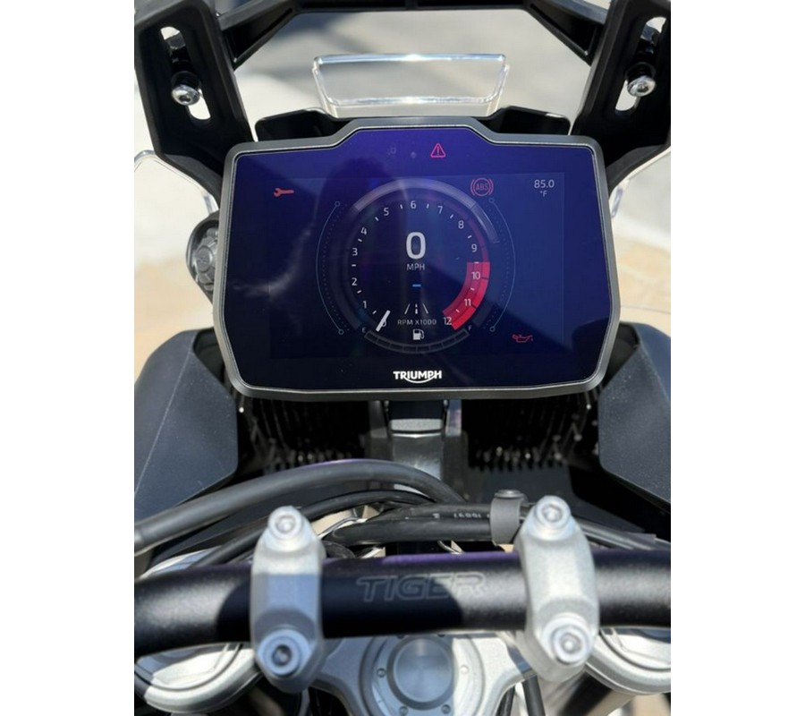 2025 Triumph Tiger 900 GT Pro Carnival Red / Sapphire Black