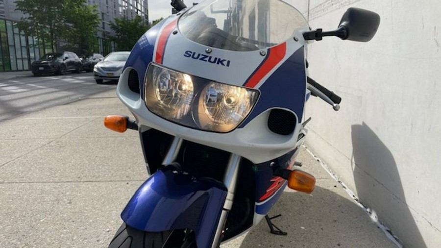 1996 SUZUKI GSXR750