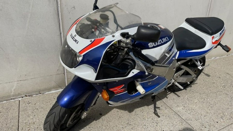 1996 SUZUKI GSXR750