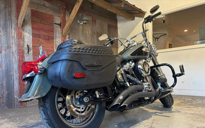 2021 Harley-Davidson® FLHC - Heritage Classic