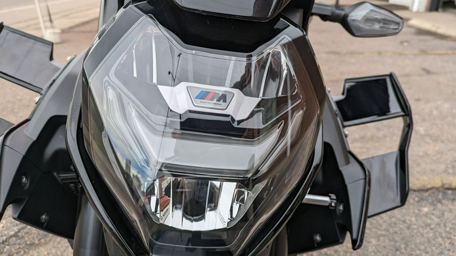 2023 BMW M 1000 R