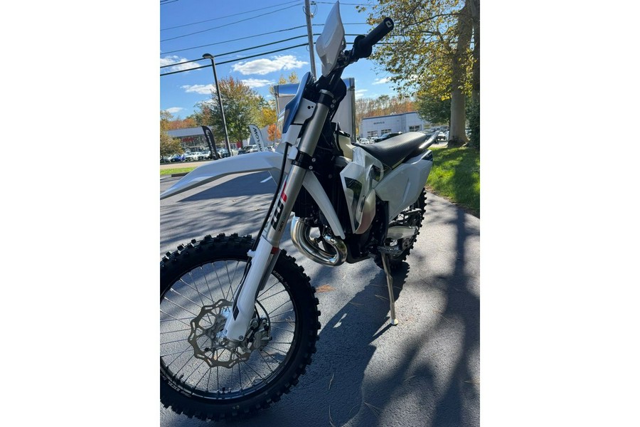 2026 Husqvarna Motorcycles TE 150