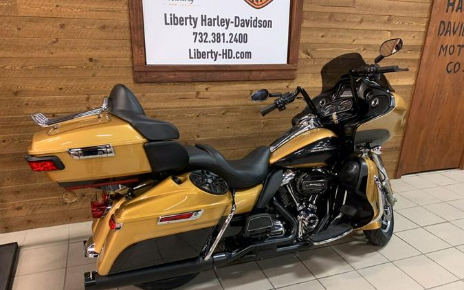 2017 Harley-Davidson Road Glide Ultra TT Blk Hills Gold/Blk Hills Qrtz FLTRU