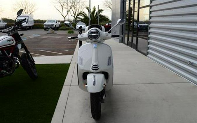 2024 Vespa GTS Super 300