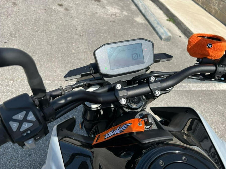 2023 KTM 790 Duke