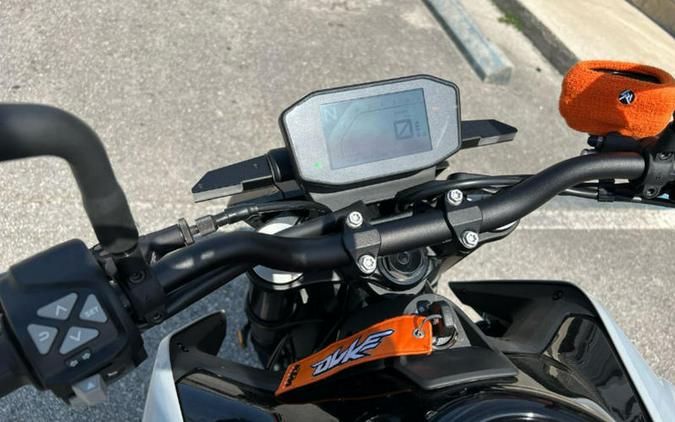 2023 KTM 790 Duke