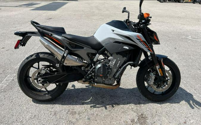 2023 KTM 790 Duke