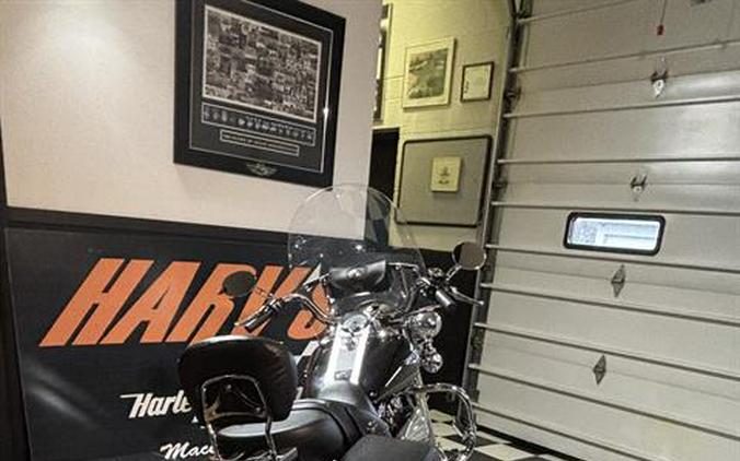 2000 Harley-Davidson FLHRCI Road King® Classic