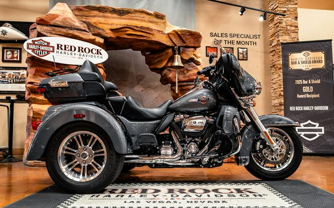 2022 Harley-Davidson Tri Glide Ultra FLHTCUTG