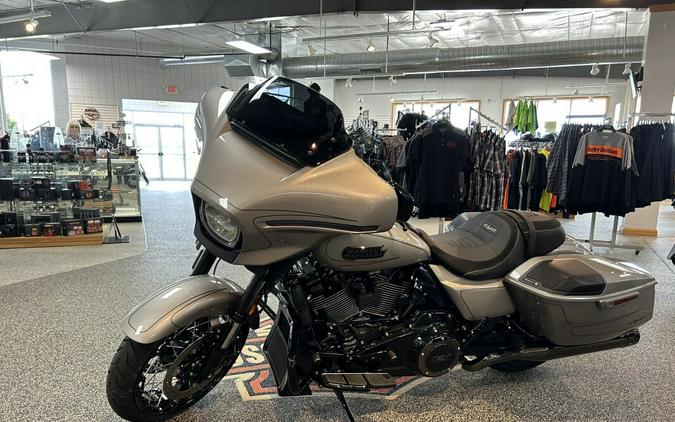 2023 Harley-Davidson® FLHXSE CVO™ Street Glide®