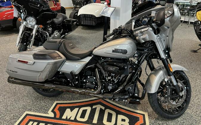 2023 Harley-Davidson® FLHXSE CVO™ Street Glide®