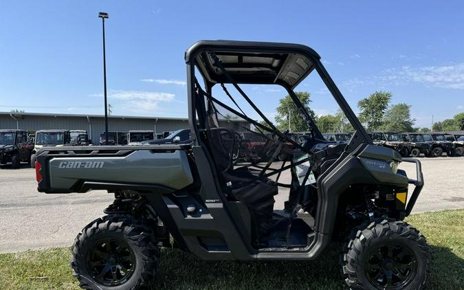 2024 Can-Am® Defender XT HD10