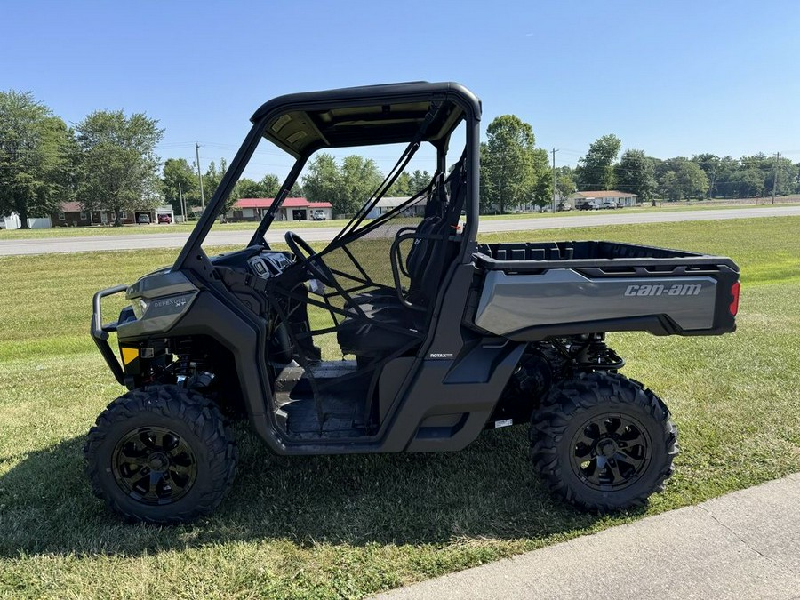 2024 Can-Am® Defender XT HD10