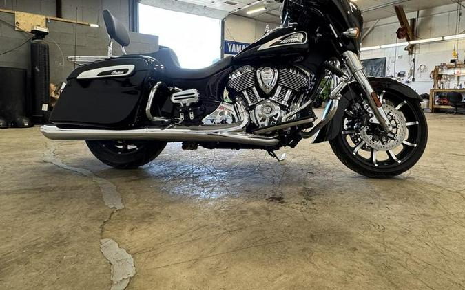 2021 Indian Motorcycle® Chieftain® Limited Thunder Black Pearl