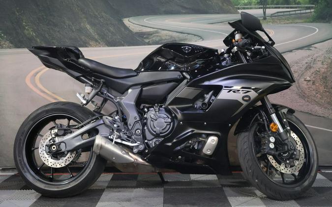 2025 Yamaha YZF-R7