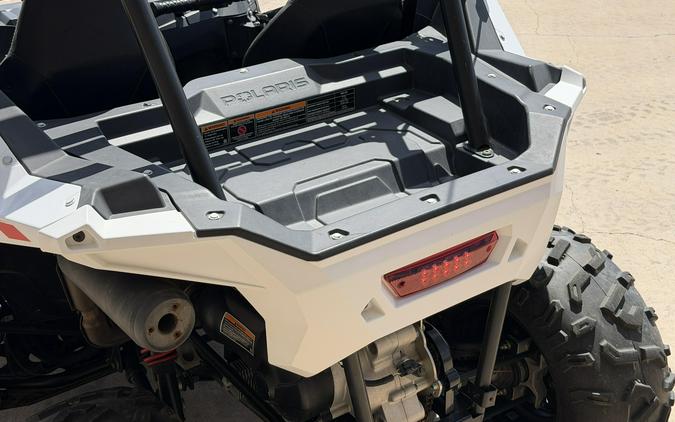 2023 POLARIS RZR 200 EFI - WHITE LIGHTNING INDY RED