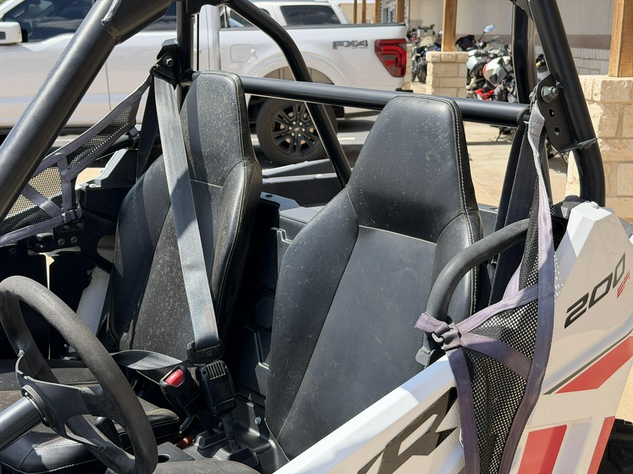 2023 POLARIS RZR 200 EFI - WHITE LIGHTNING INDY RED