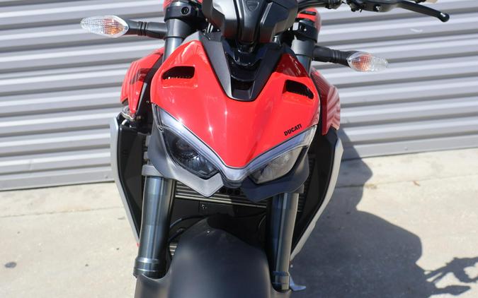 2022 Ducati Streetfighter V2