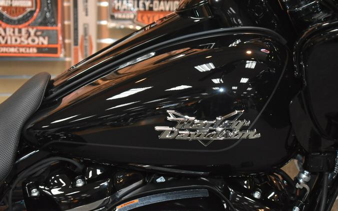 FLTRT 2024 Road Glide 3