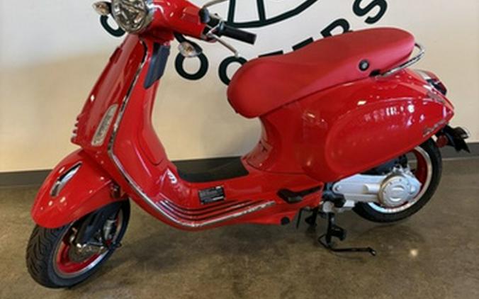 2025 Vespa Primavera 50 Red