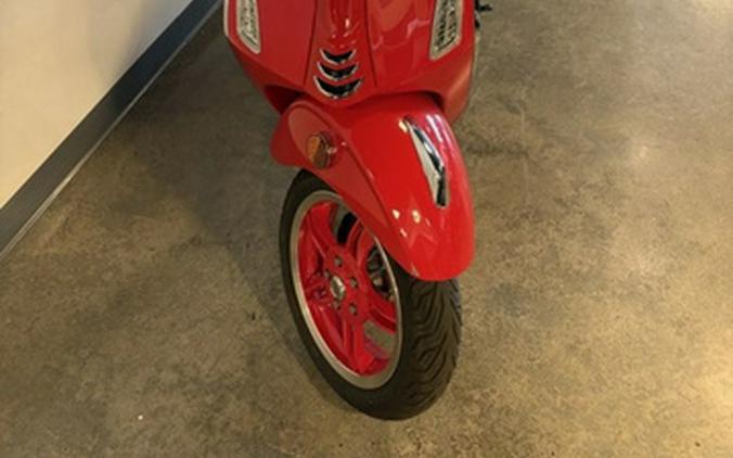 2025 Vespa Primavera 50 Red