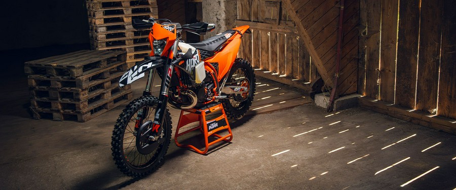 2027 KTM 300 XC-W Hardenduro