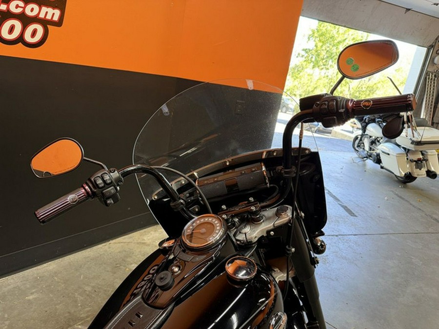 2020 Harley-Davidson Softail FLHCS - Heritage Classic 114
