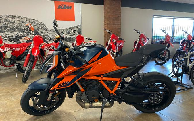 Video: Watch our 2020 KTM 1290 Super Duke R...