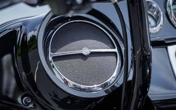 2016 Harley-Davidson® FLHTKL - Ultra Limited Low