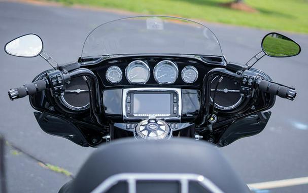 2016 Harley-Davidson® FLHTKL - Ultra Limited Low