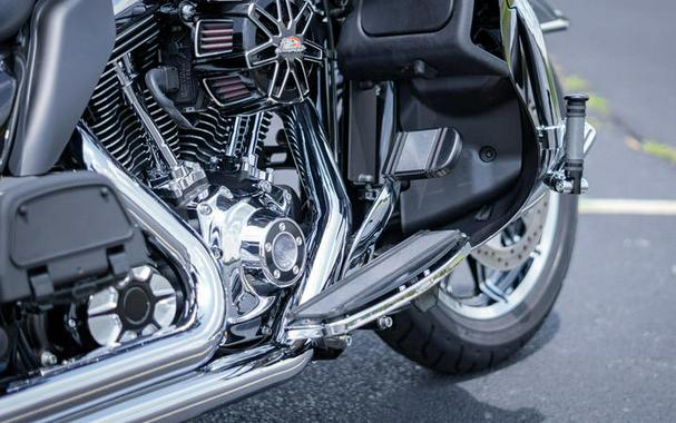 2016 Harley-Davidson® FLHTKL - Ultra Limited Low