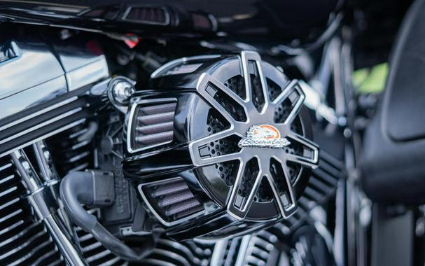 2016 Harley-Davidson® FLHTKL - Ultra Limited Low