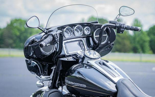 2016 Harley-Davidson® FLHTKL - Ultra Limited Low