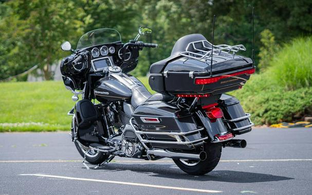 2016 Harley-Davidson® FLHTKL - Ultra Limited Low