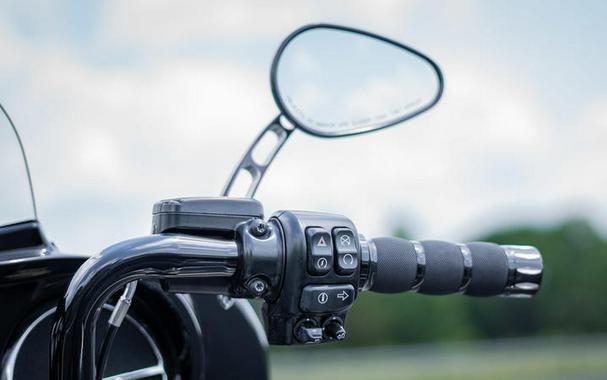 2016 Harley-Davidson® FLHTKL - Ultra Limited Low