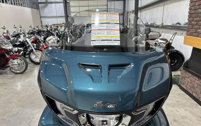 2026 Indian Motorcycle® Pursuit® Limited 112 w/PowerBand Audio Cascade Green with Black Metallic