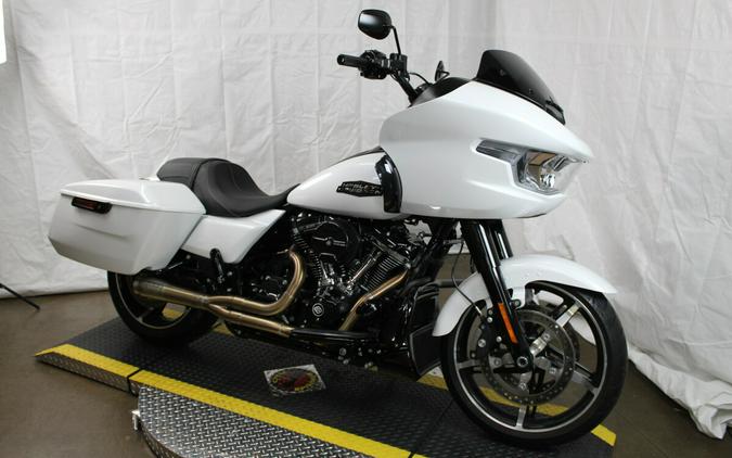 Harley-Davidson Road Glide™ 2024 FLTRX 84497964 WHITE ONYX PRL