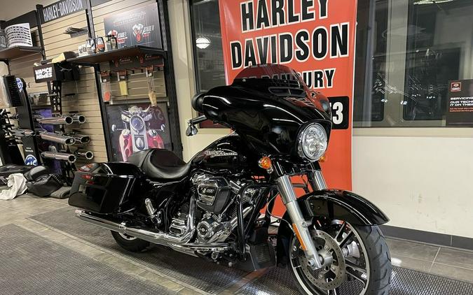 2017 Harley-Davidson® FLHXS - Street Glide® Special