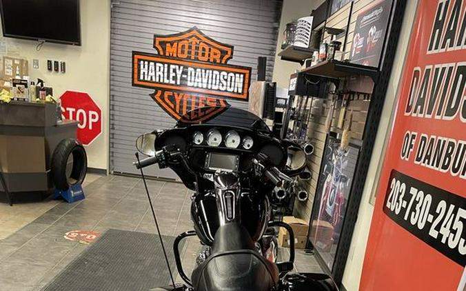 2017 Harley-Davidson® FLHXS - Street Glide® Special