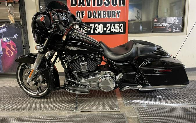 2017 Harley-Davidson® FLHXS - Street Glide® Special