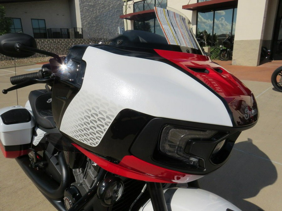 2025 Indian Motorcycle® Challenger® Elite White Crystal