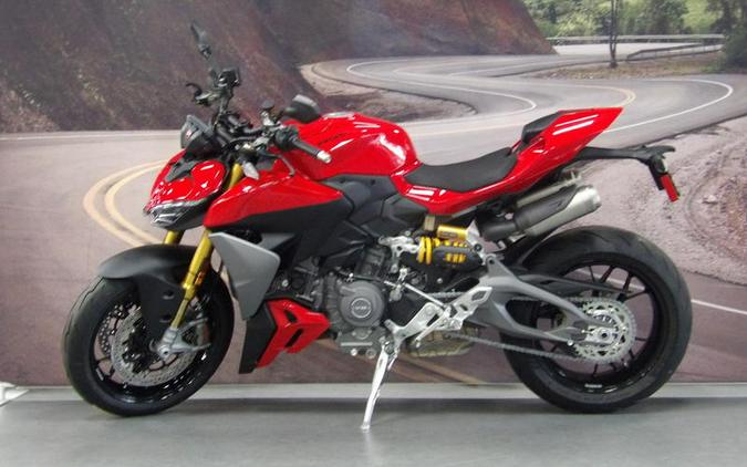 2026 Ducati Streetfighter V2 S