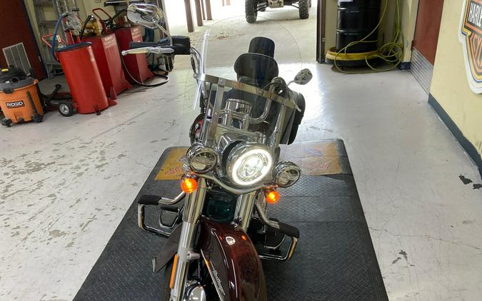 2022 Harley-Davidson® Heritage Classic 114 Midnight Crimson (Chrome Finish w/Cast Wheels) FLHCS