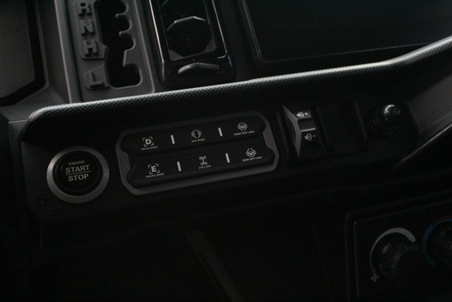 2026 Can-AM SSV DEF MAX LTD 65 HD11 WH HB 26 Limited HD11