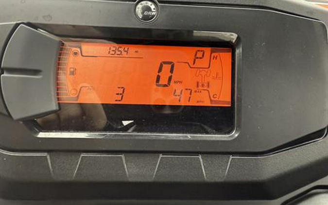 2025 Can-Am Defender MAX DPS HD9